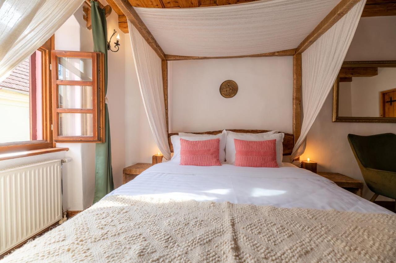 Boutique Hotel Von Graf Sighisoara Ngoại thất bức ảnh